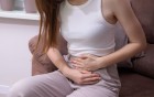 Menstruationsbeschwerden sind nicht nur einmal im Monat ein Thema