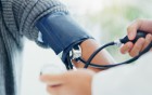 Bluthochdruck: Messung, Warnzeichen und Behandlung